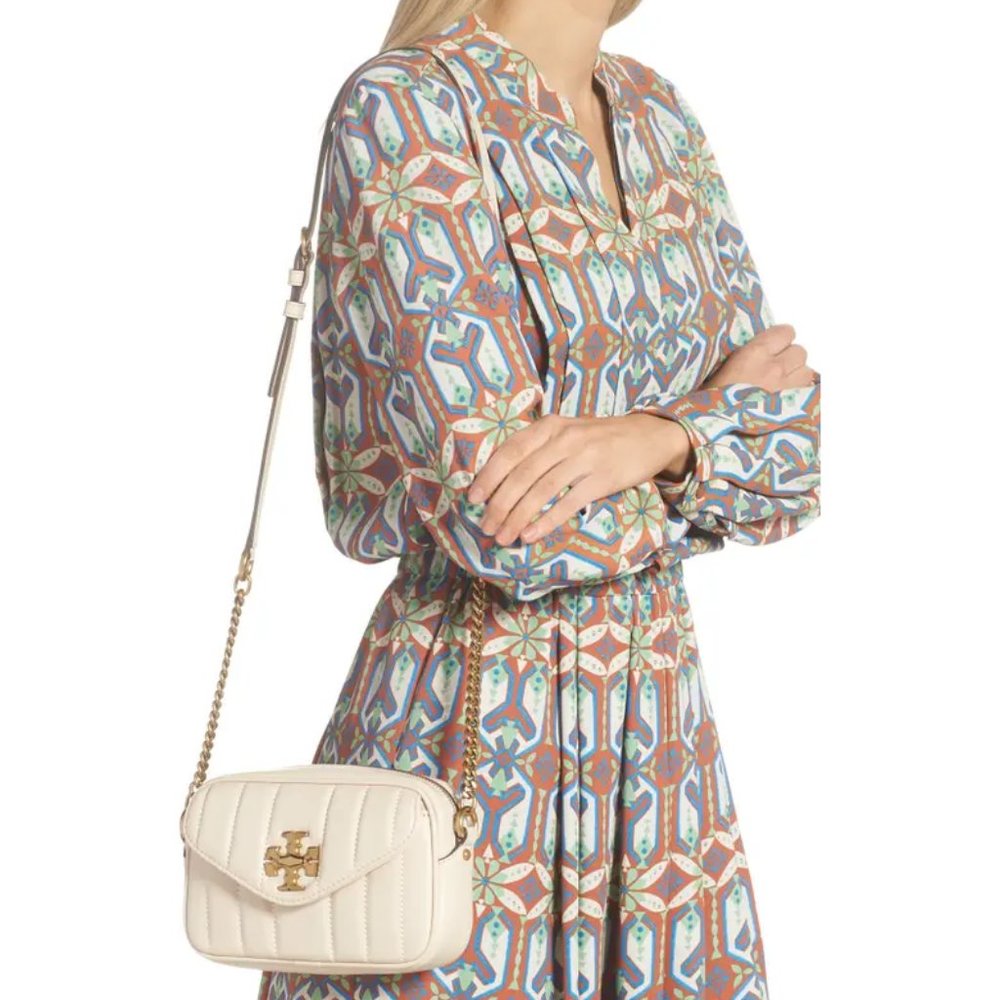 New Tory Burch Mini Kira Quilted Leather Camera Bag - Picture 2 of 14